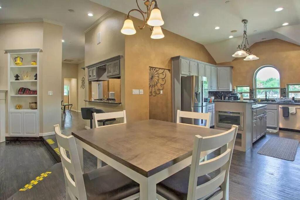 אלן Heated Pool, Pool Table, Hot Tub, Home Theatre, Guest House, Basketball Court, Sleeps-20 מראה חיצוני תמונה