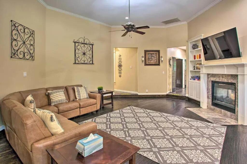 אלן Heated Pool, Pool Table, Hot Tub, Home Theatre, Guest House, Basketball Court, Sleeps-20 מראה חיצוני תמונה